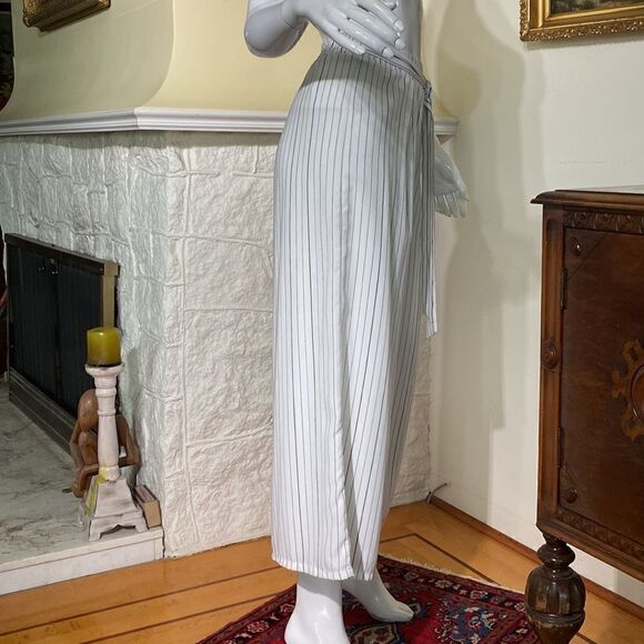 Design Lab White Black Pinstripe Wide Leg Pants - Picture 4 of 13